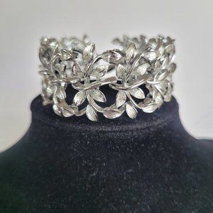 Vintage Lisner 3D Textured Bracelet Leaves Silver Tone Sz 6-3/4